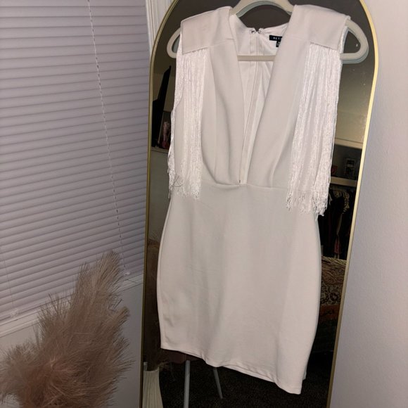 White RETHM bodycon dress with Fringe sleeves - Picture 2 of 3